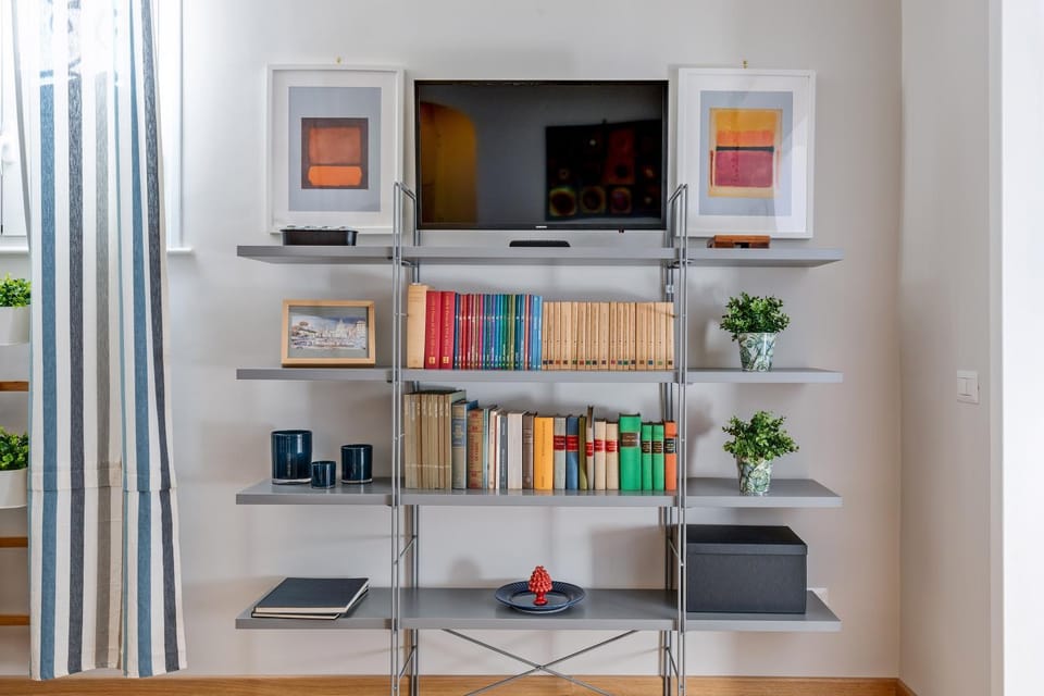 TV and multimedia, Decorative detail