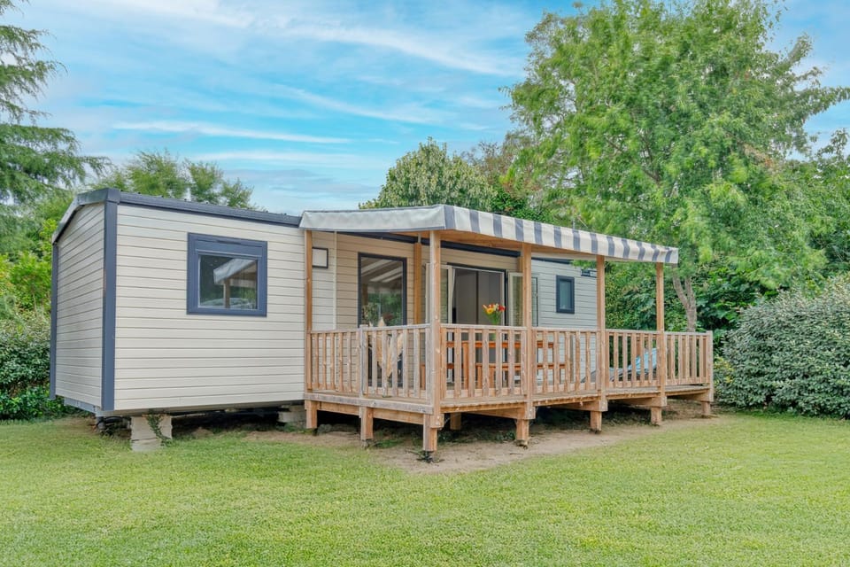 Camping Le Village de la Mer Campground/ 
RV Resort in Pays de la Loire