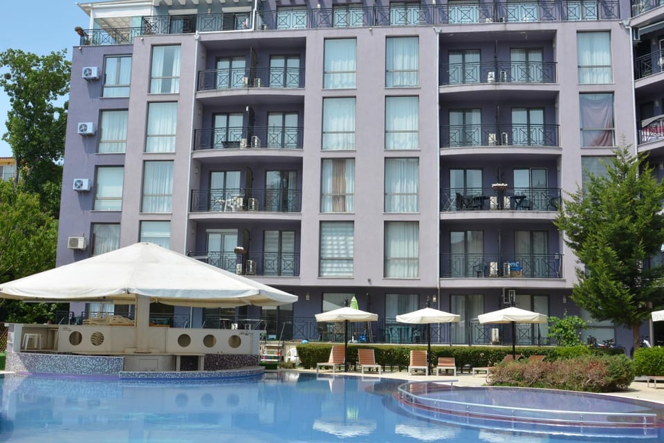 Property building, Swimming pool