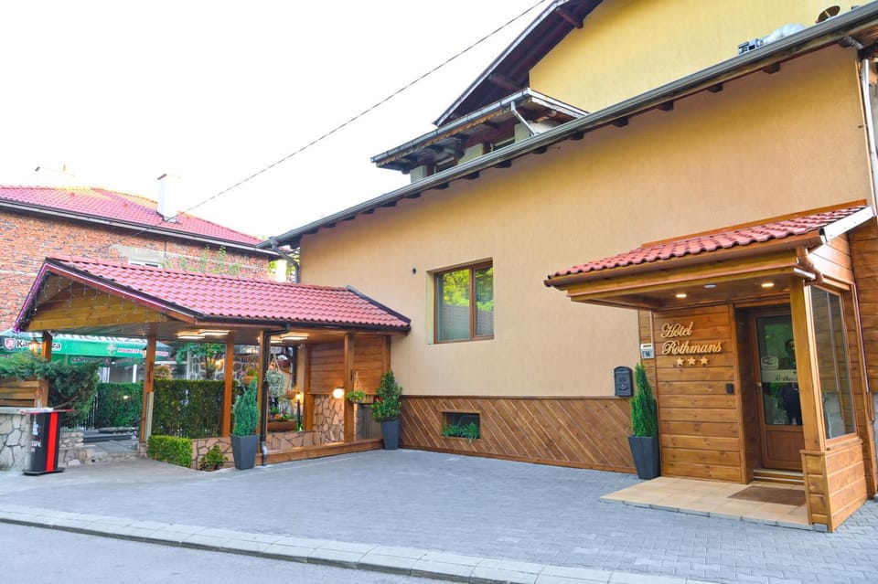 Property building, Facade/entrance