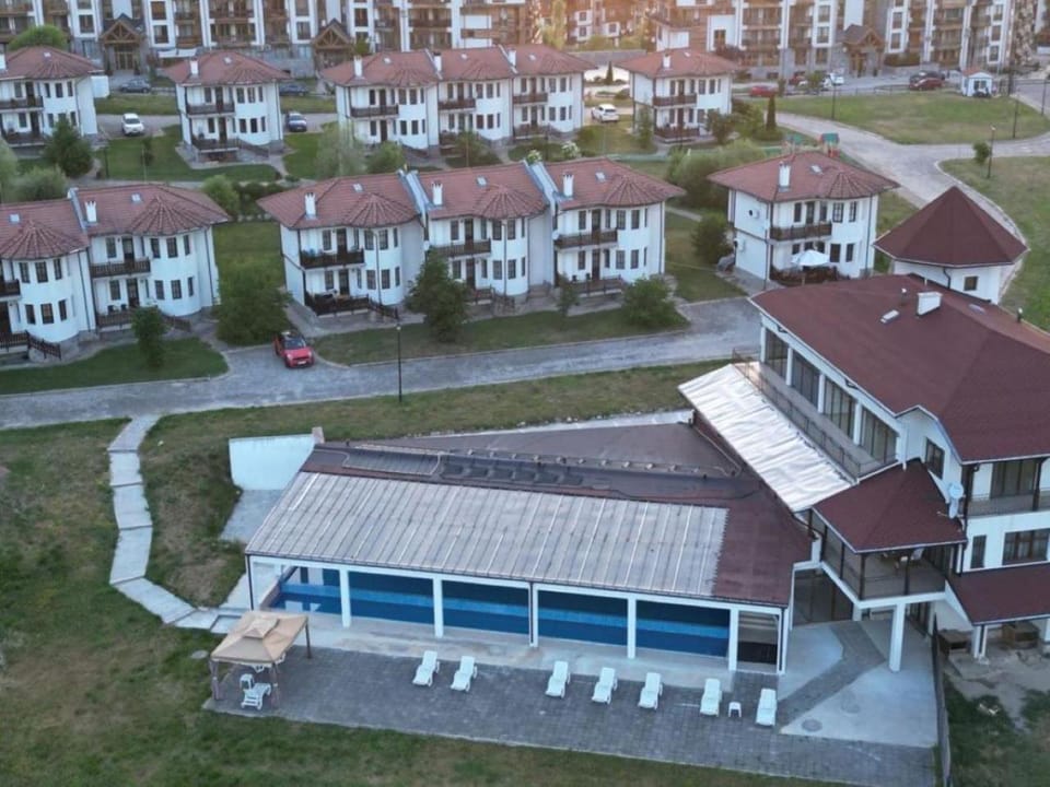 Property building, Swimming pool