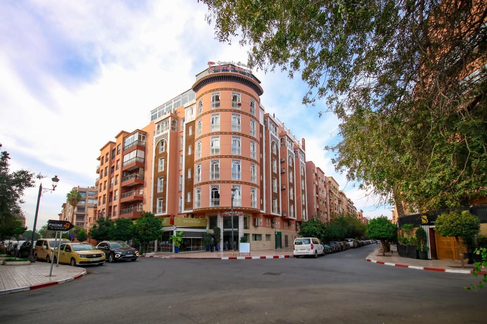 Property building, Day, Neighbourhood, City view, Street view, Location