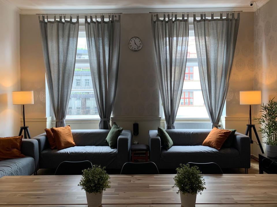 Communal lounge/ TV room, Communal kitchen