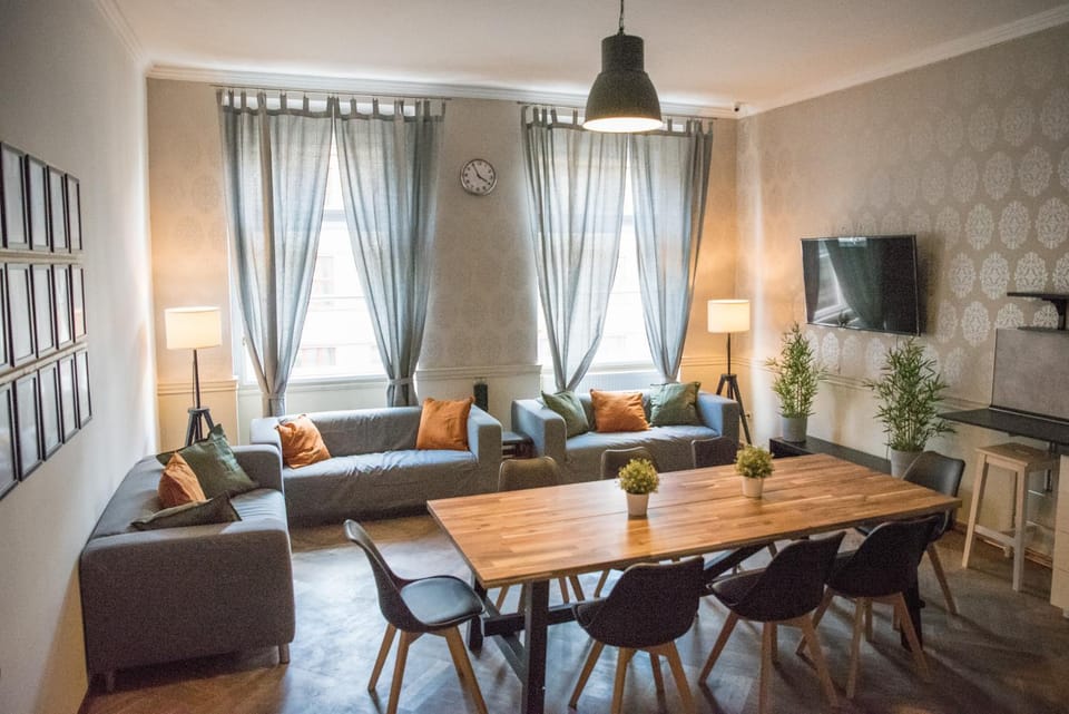 Communal lounge/ TV room, Lounge or bar, Communal kitchen