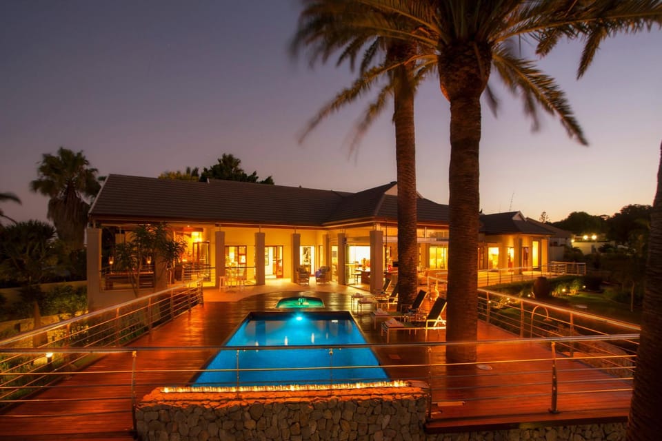 Bird's eye view, Swimming pool