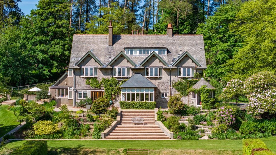 Property building, Garden