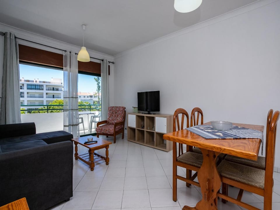 Communal lounge/ TV room, Living room, Seating area, Dining area