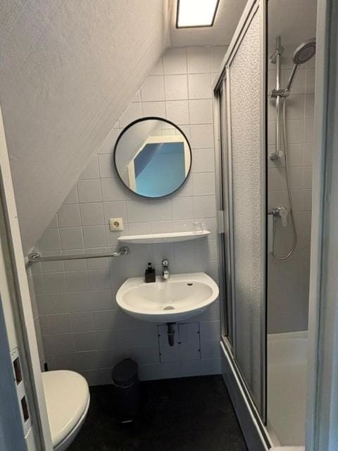 Shower, Toilet, Bathroom