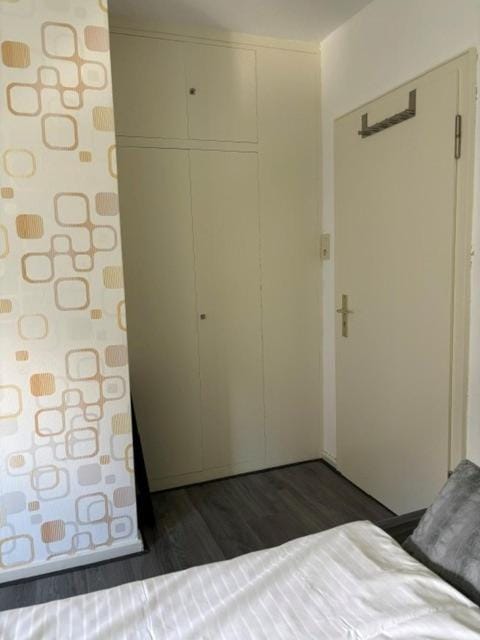 Photo of the whole room, wardrobe