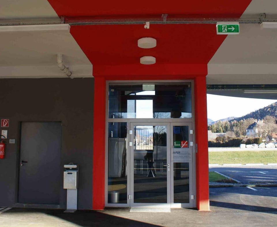 Facade/entrance