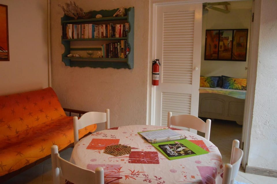 Living room, Dining area, kitchen