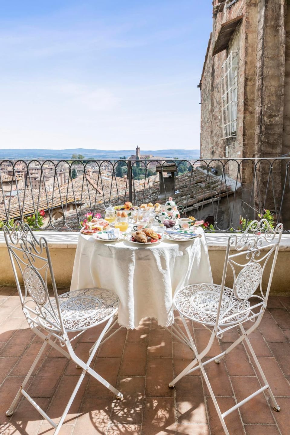 Balcony/Terrace, City view, Continental breakfast