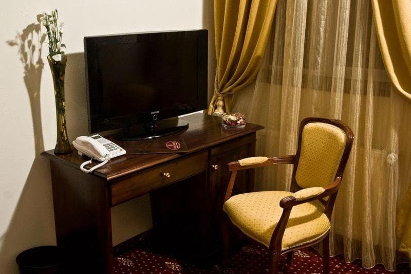 Photo of the whole room, Decorative detail