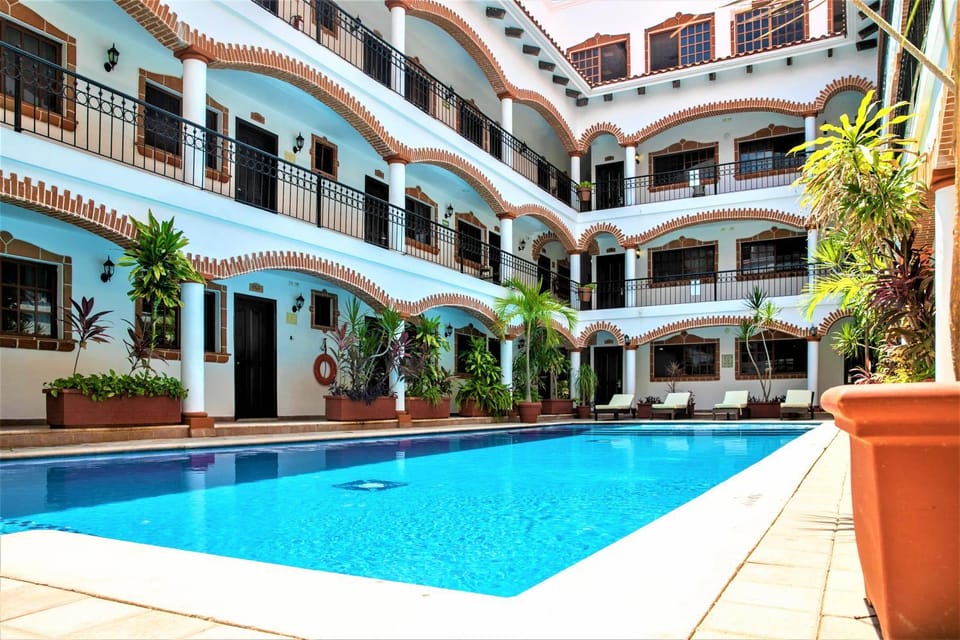 Patio, Pool view, Swimming pool, sunbed