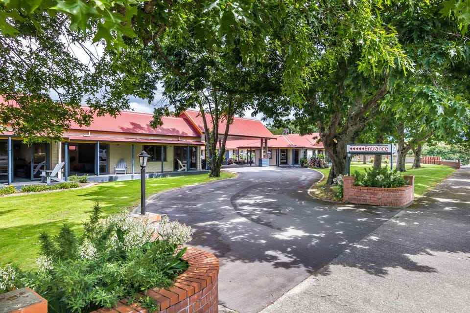 Property building, Garden view, Street view
