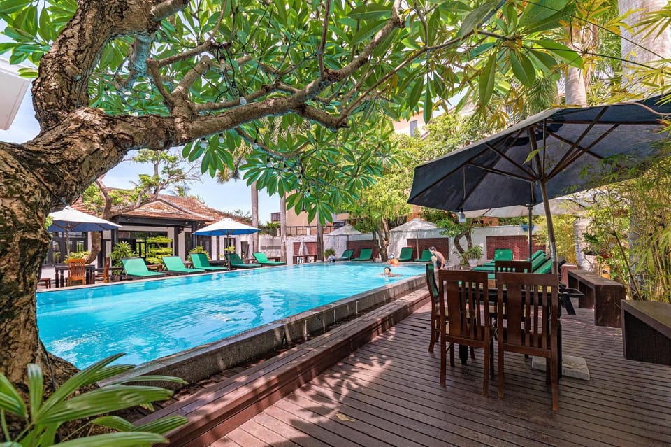 Restaurant/places to eat, Swimming pool, Breakfast
