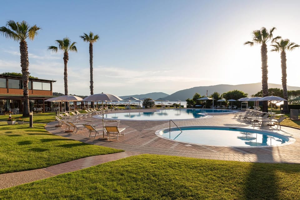 Activities, Garden, View (from property/room), Balcony/Terrace, Dining area, Sea view, Swimming pool