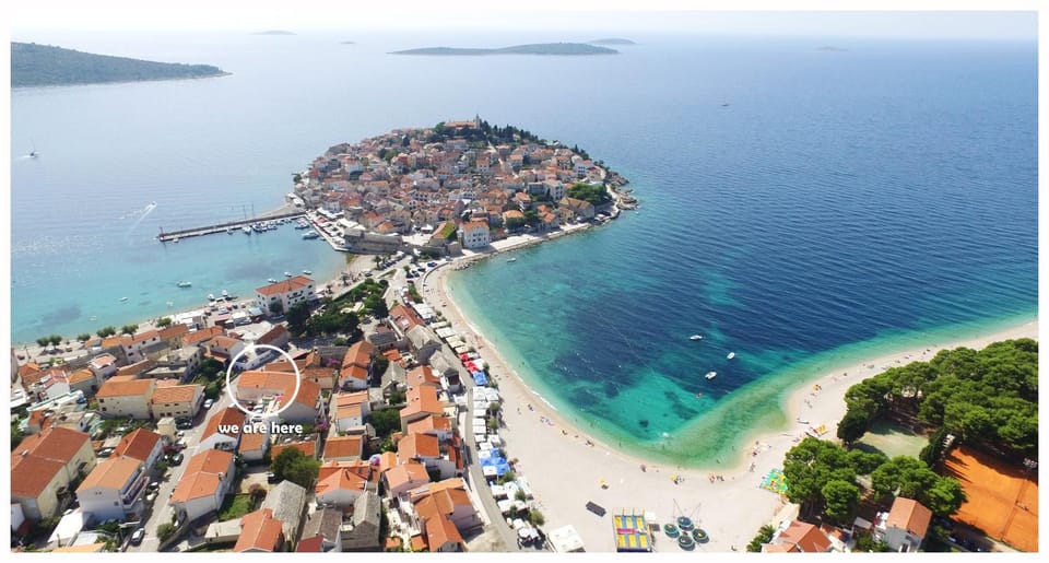 Property building, Bird's eye view, Beach