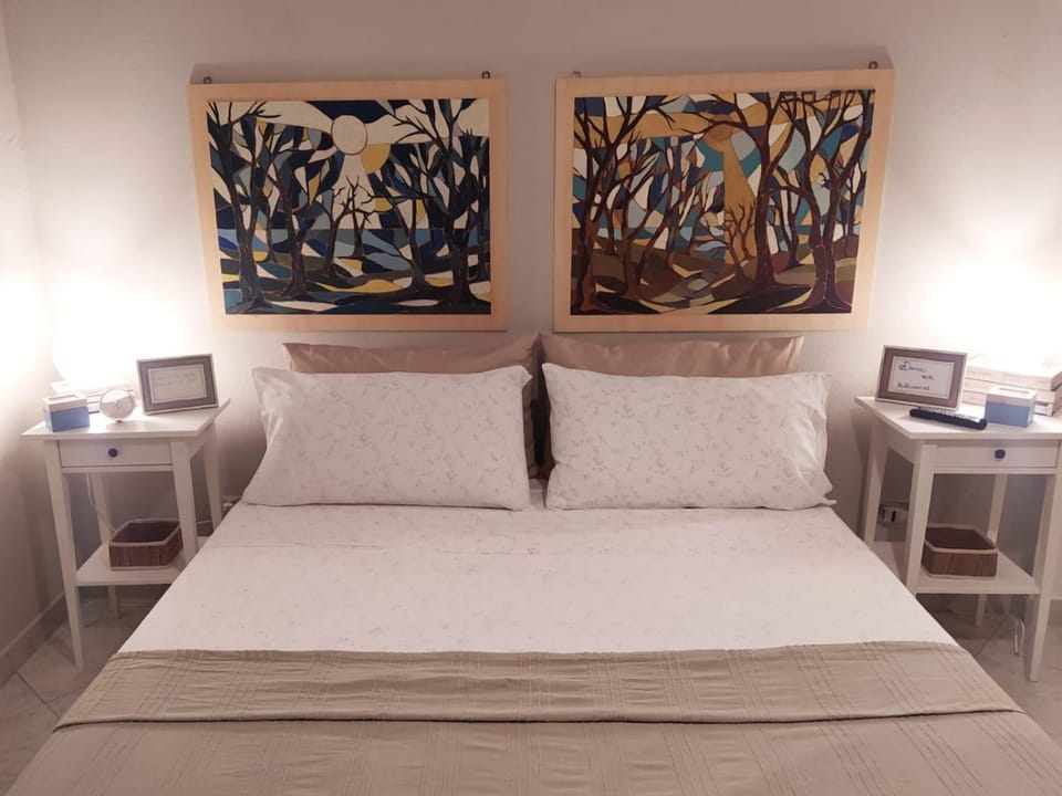 Bed, Photo of the whole room