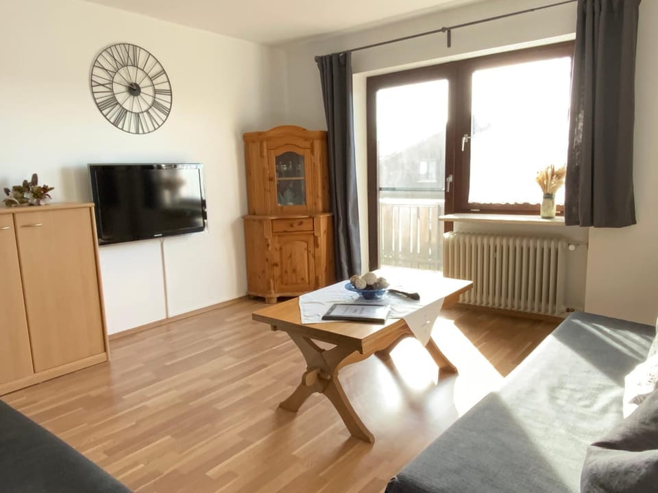 TV and multimedia, Living room, Seating area, internet