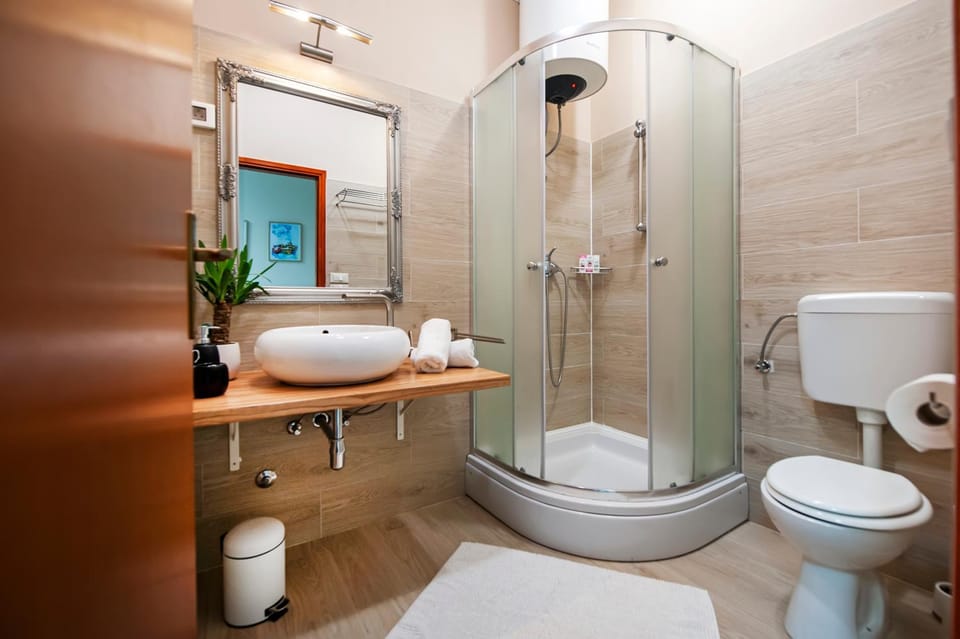 Shower, Bathroom