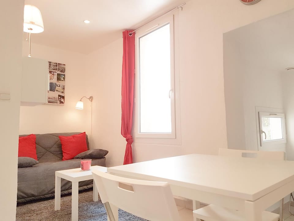 Living room, Bedroom