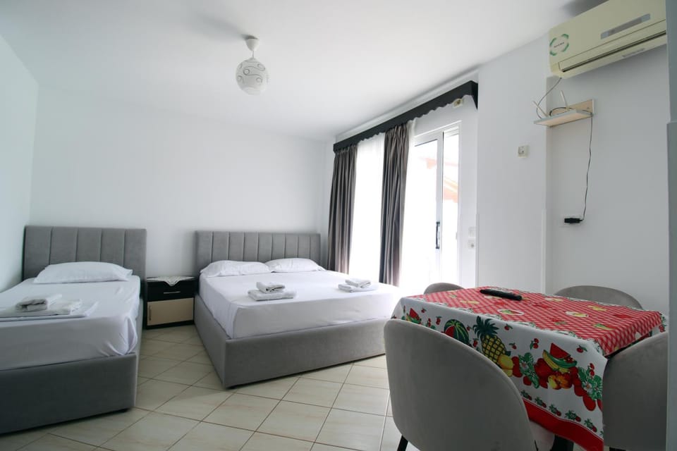 Living room, Seating area, air conditioner