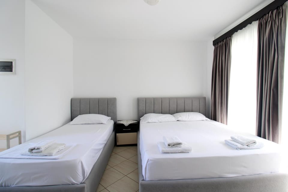 Bed, towels