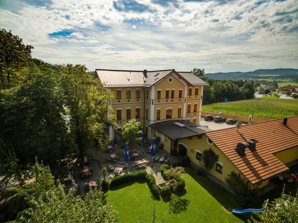 Hotel & Restaurant Waldschloss Hotel in Passau