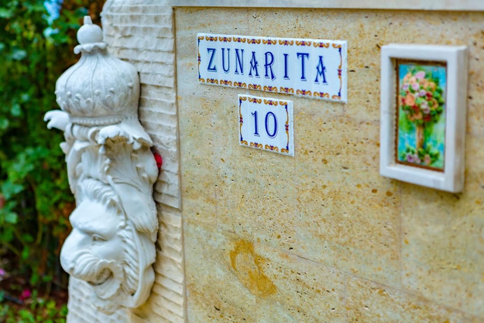 Decorative detail