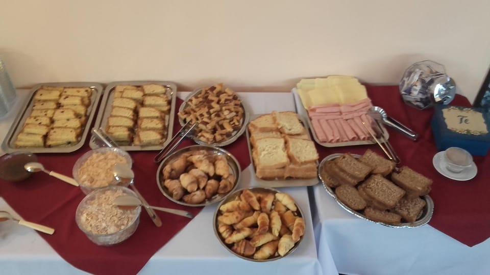Food and drinks, Buffet breakfast