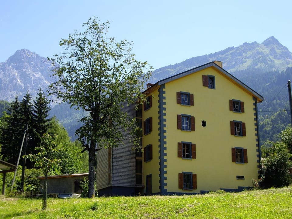 Property building, Garden, On-site shops