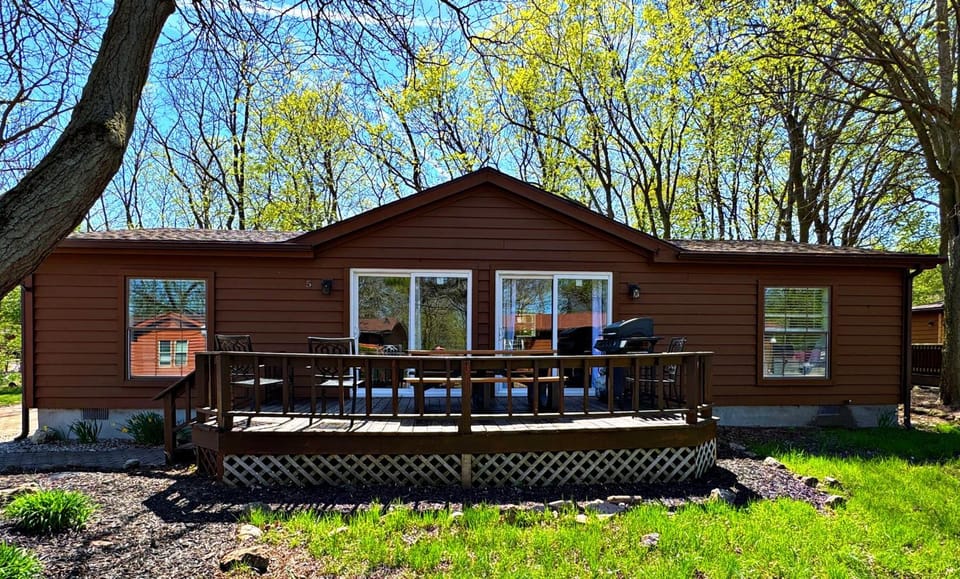 Put-in-Bay Island Club #5 House in South Bass Island