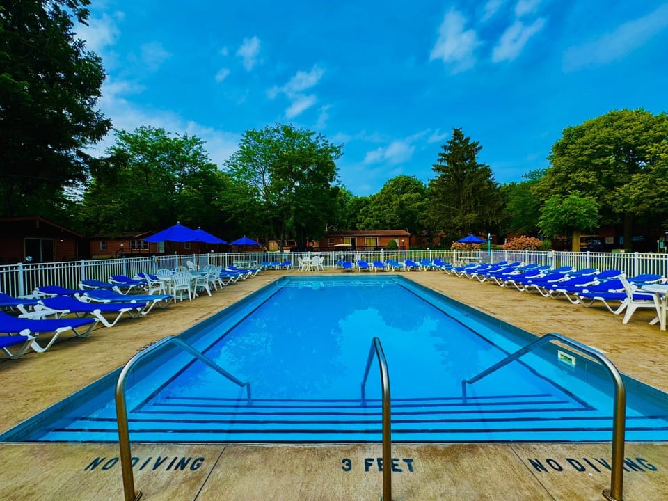 Put-in-Bay Island Club #51 House in South Bass Island
