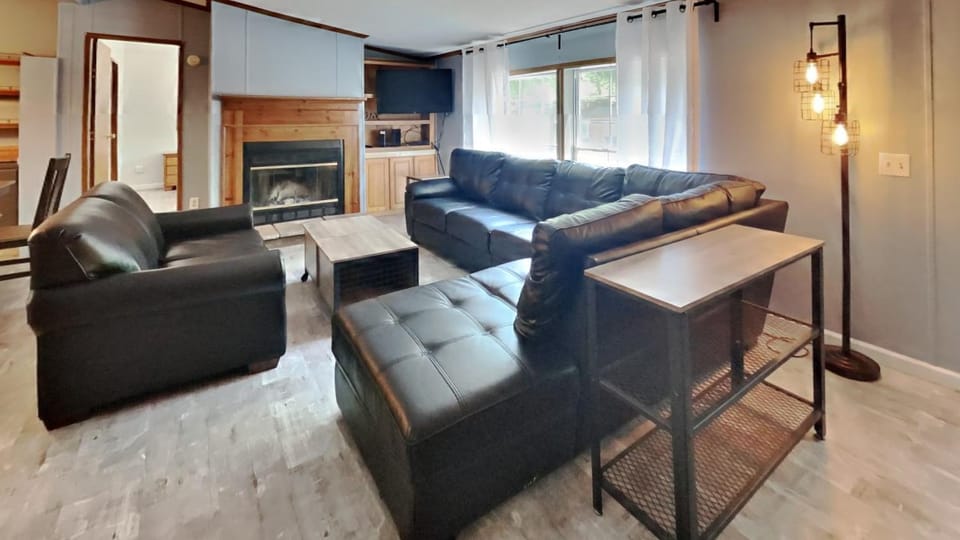 Put-in-Bay Island Club #71 House in South Bass Island