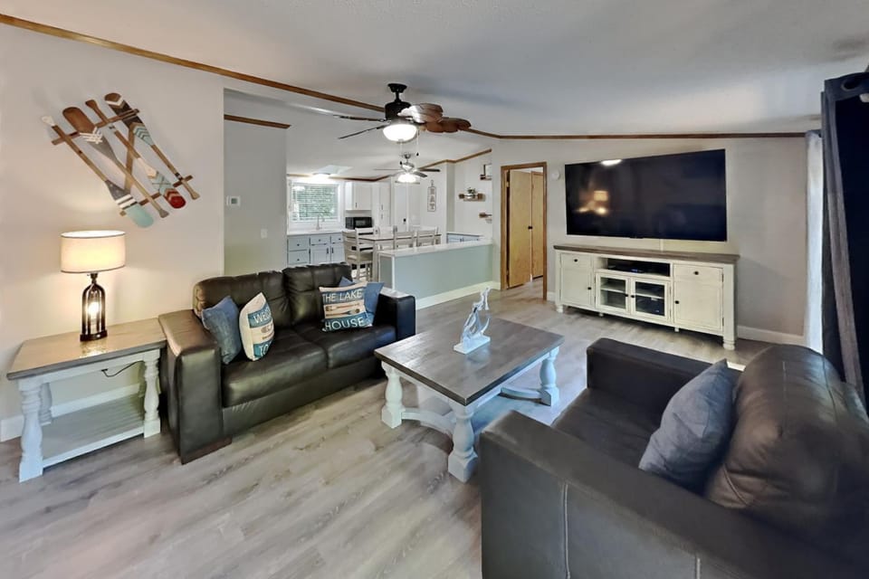 Put-in-Bay Island Club #102 House in South Bass Island