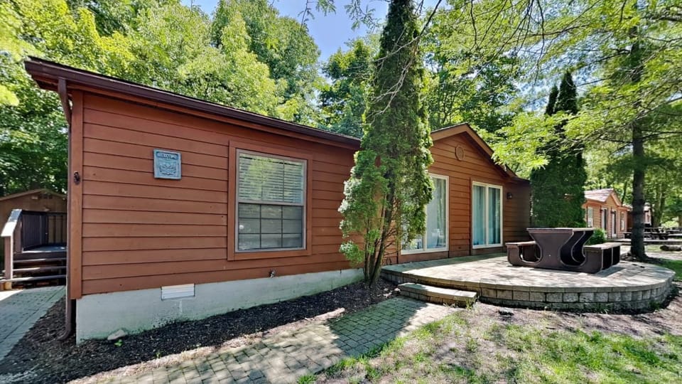 Put-in-Bay Island Club #104 House in South Bass Island