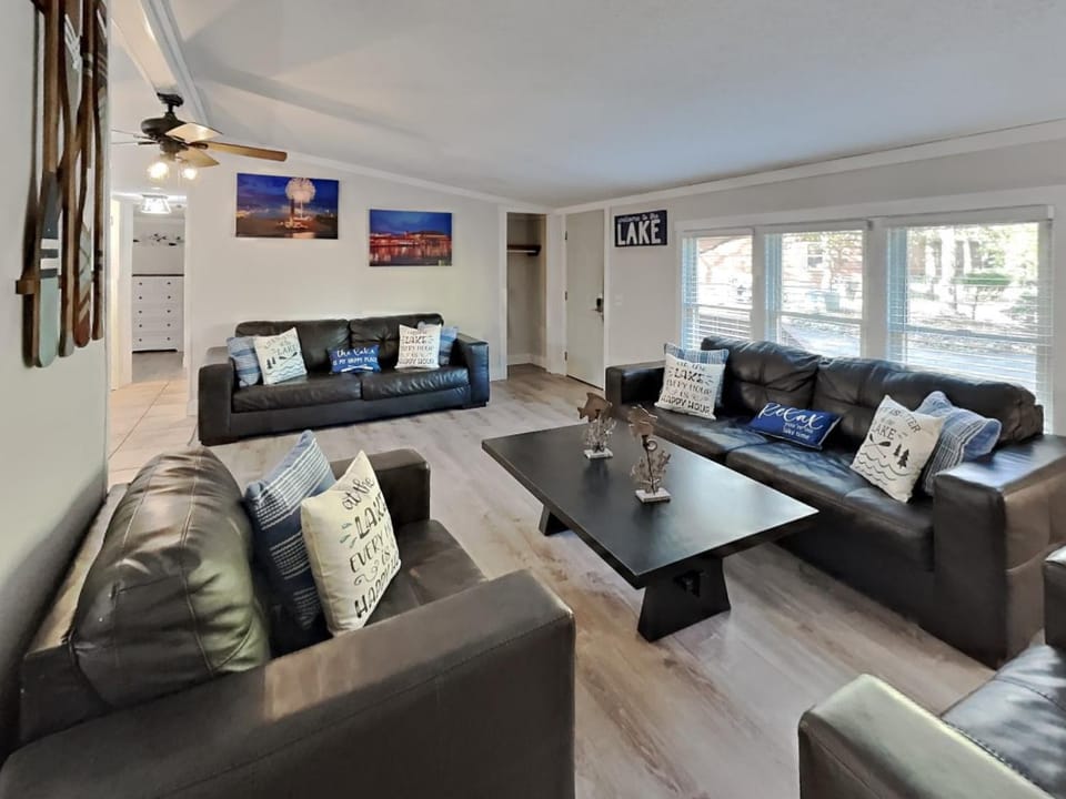 Put-in-Bay Island Club #66 House in South Bass Island