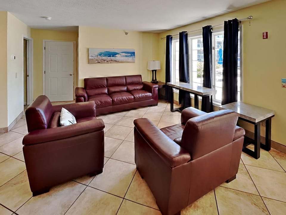 Put-in-Bay Poolview Condo #3 House in South Bass Island
