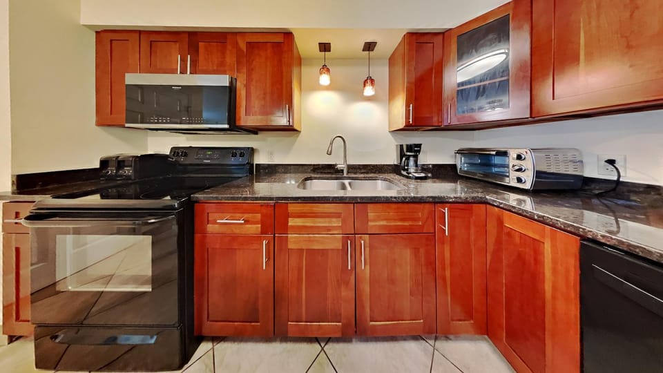 Put-in-Bay Poolview Condo #3 House in South Bass Island