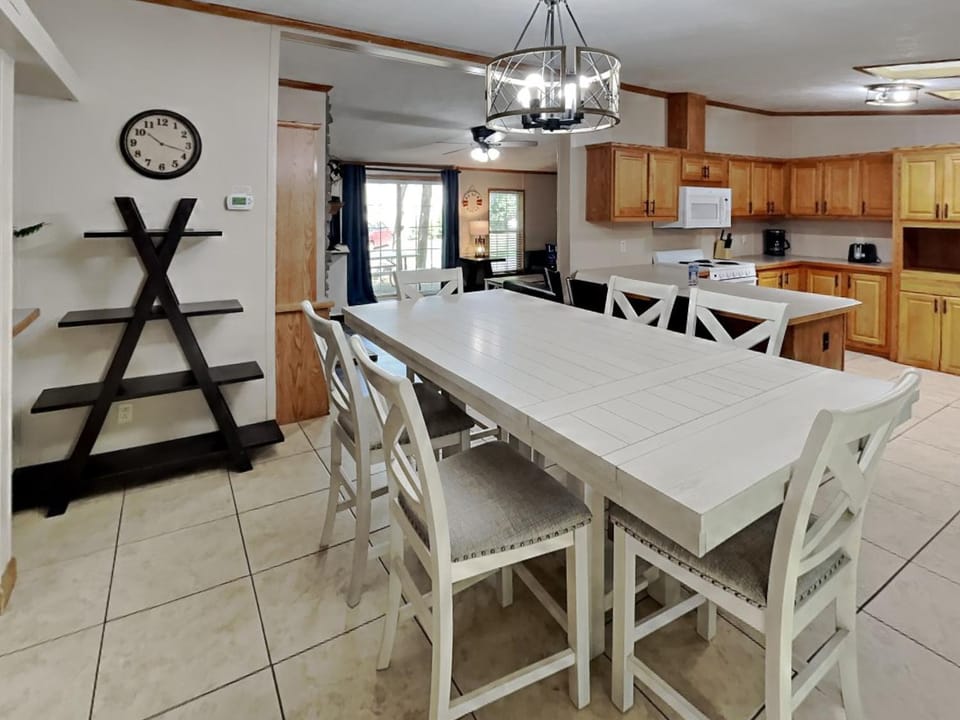 A Place at the Bay House in South Bass Island