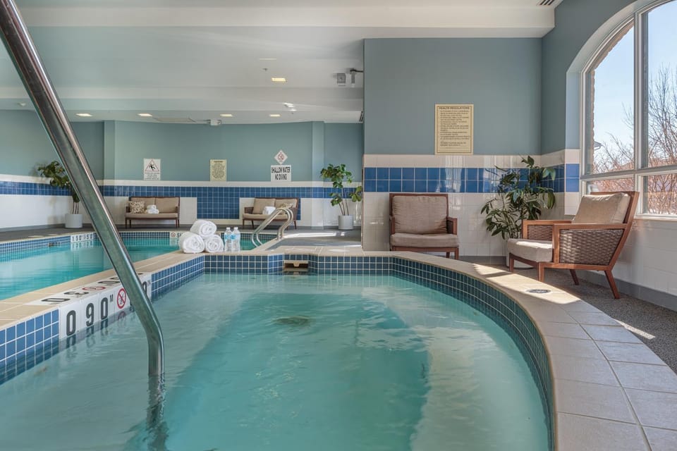 Hot Tub, Swimming pool