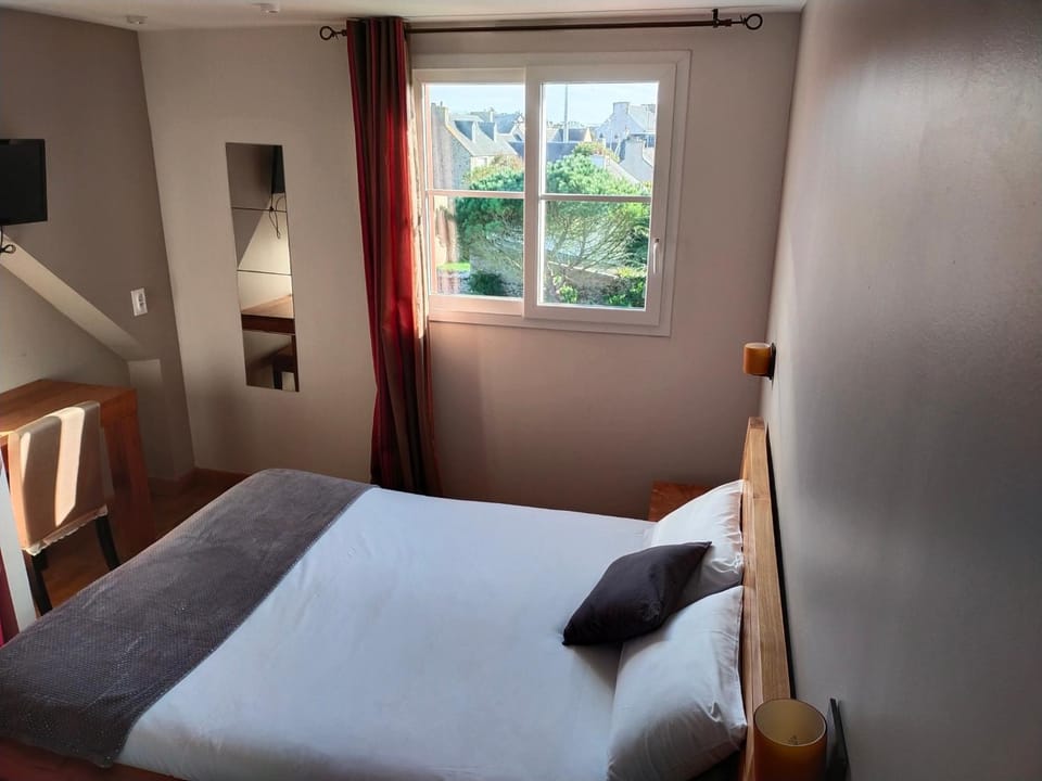 Hotel Au Bout Du Monde Hotel in Plougonvelin