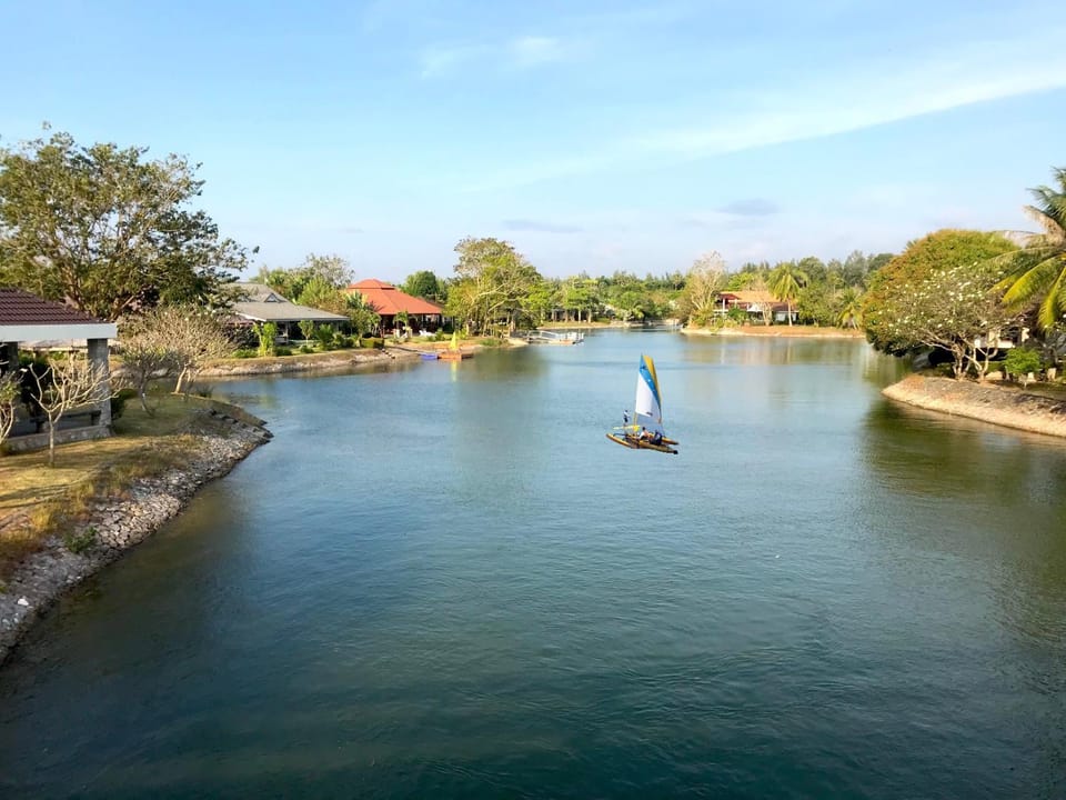 Neighbourhood, River view