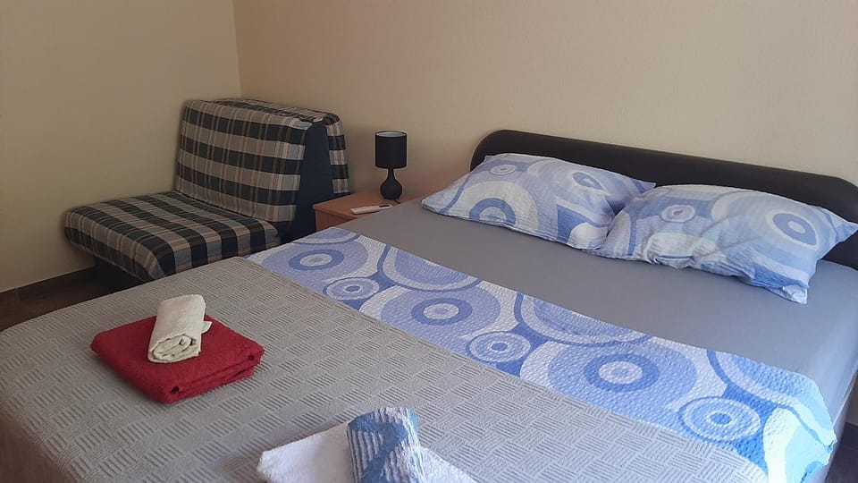 Apartments Krivokapic Kotor Bed and Breakfast in Dobrota