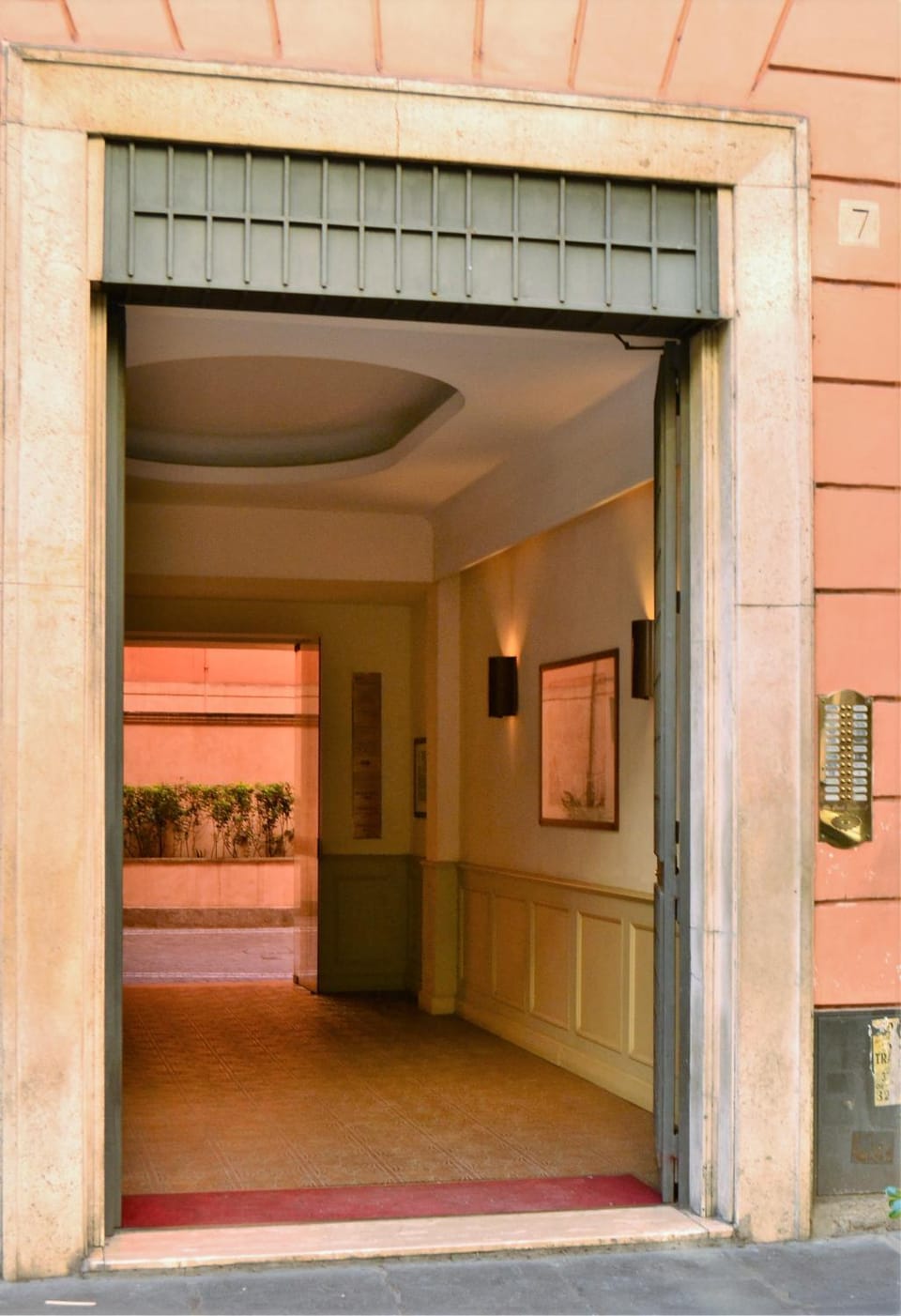 Facade/entrance