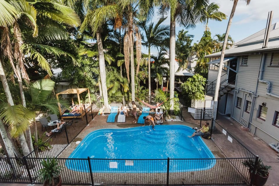Day, Swimming pool