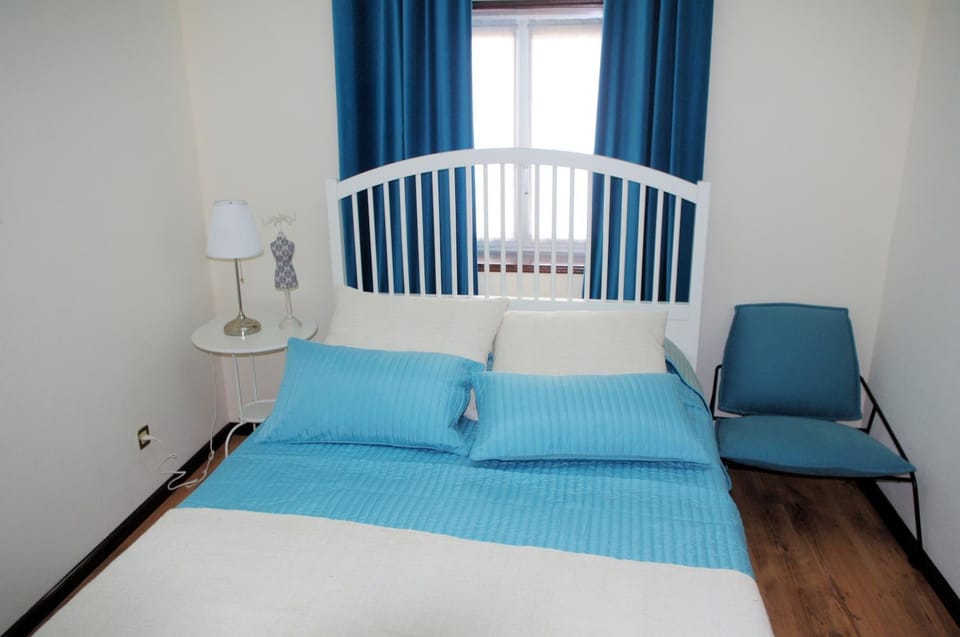 Bedroom, Garden view, Mountain view