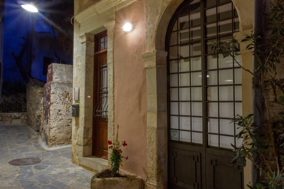 Facade/entrance, On site