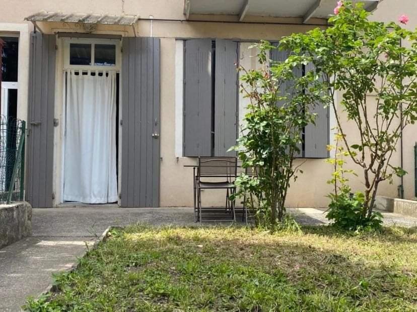 Patio, Garden view